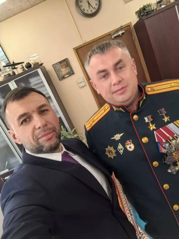 Денис Пушилин: Сегодня в Кремле Президент Российской Федерации Владимир Путин вручил Золотую Звезду Героя России заместителю Председателя Правительства ДНР Илье Емельянову