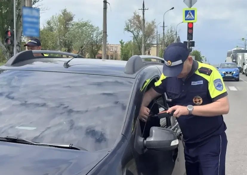 В Мариуполе сотрудники Госавтоинспекции задержали 25 нарушителей тонировочного режима В Мариуполе сотрудники Госавтоинспекции задержали 25 нарушителей тонировочного режима