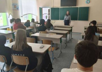 Сотрудники СИЗО-2 провели профориентационную работу со школьниками