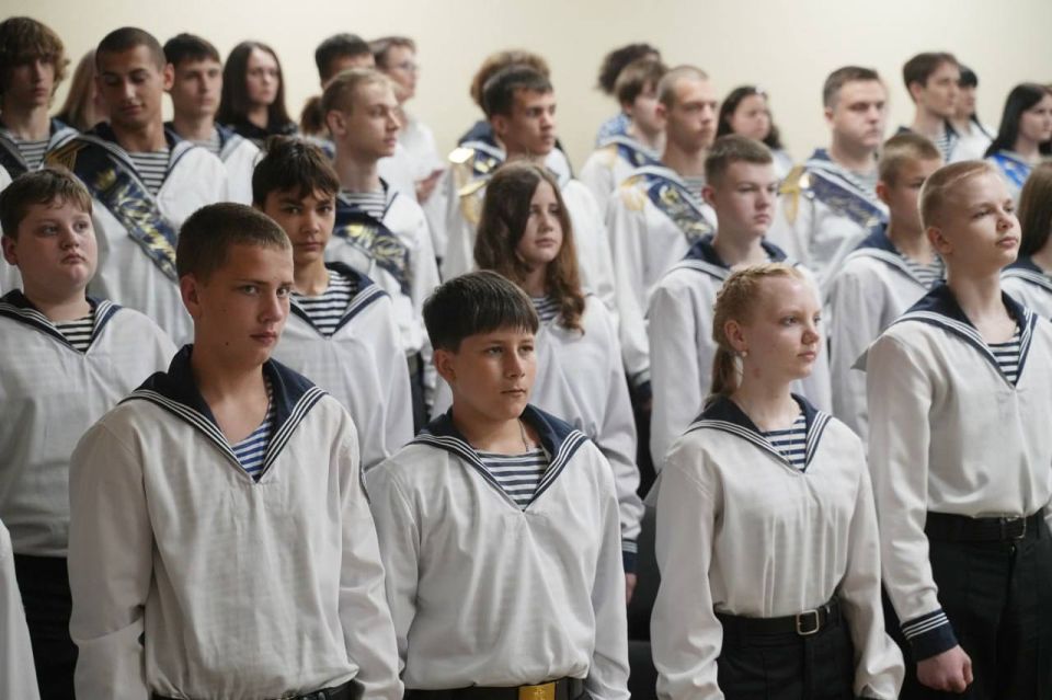 Мариупольские школы и лицеи отметили последний звонок Мариупольские школы и лицеи отметили последний звонок