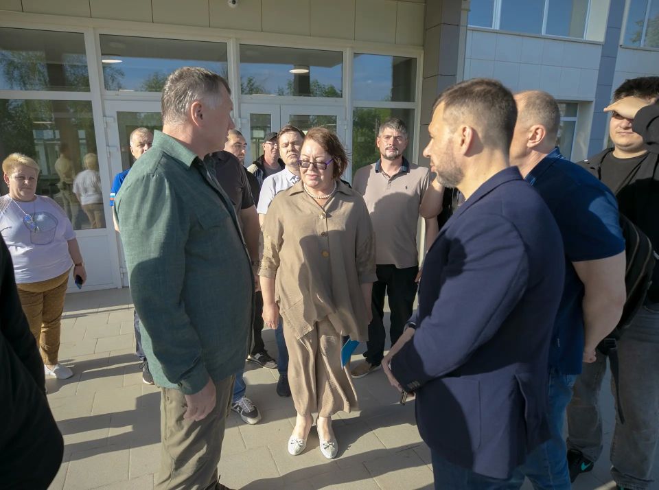 Марат Хуснуллин: После Донецка посмотрели объекты в Мариуполе Марат Хуснуллин: После Донецка посмотрели объекты в Мариуполе