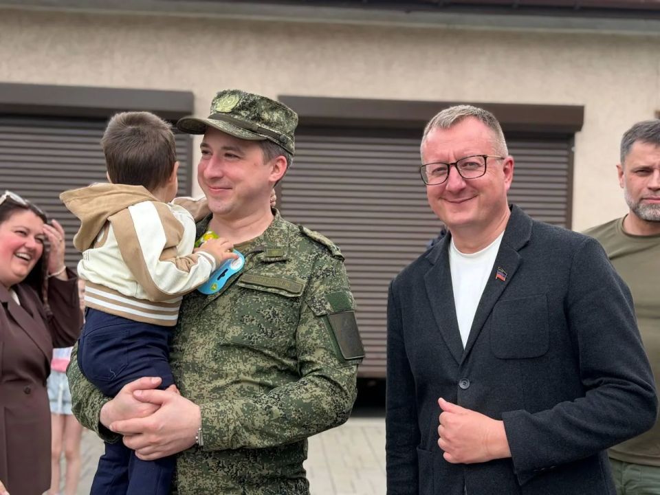 В ДНР продолжается поддержка семейных детских домов в рамках проекта «Дети Донбасса» В ДНР продолжается поддержка семейных детских домов в рамках проекта «Дети Донбасса»