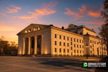 В Мариуполе впервые после восстановления показали репертуарный спектакль в драмтеатре
