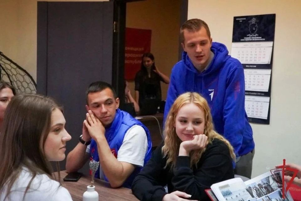 Представители СОБР «Ратник-Донбасс» Главного управления Росгвардии по ДНР приняли участие в тематическом круглом столе, приуроченном ко Дню русского языка Представители СОБР «Ратник-Донбасс» Главного управления Росгвардии по ДНР приняли участие в тематическом круглом столе, приуроченном ко Дню русского языка