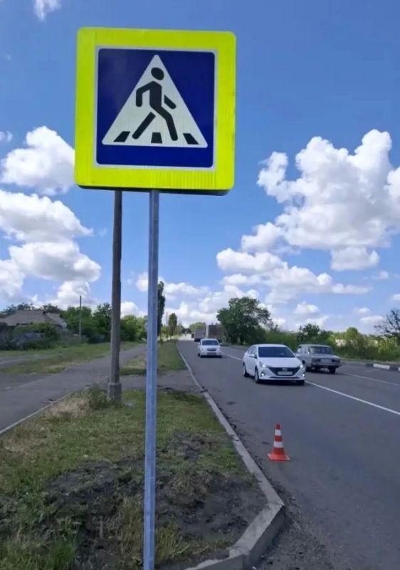 #СОДЕРЖАНИЕ_СВОД за сутки. Повышаем безопасность на региональных дорогах Рассказываем, какие работы выполнили в минувшие выходные в рамках содержания: установили новые дорожные знаки на автодорогах: