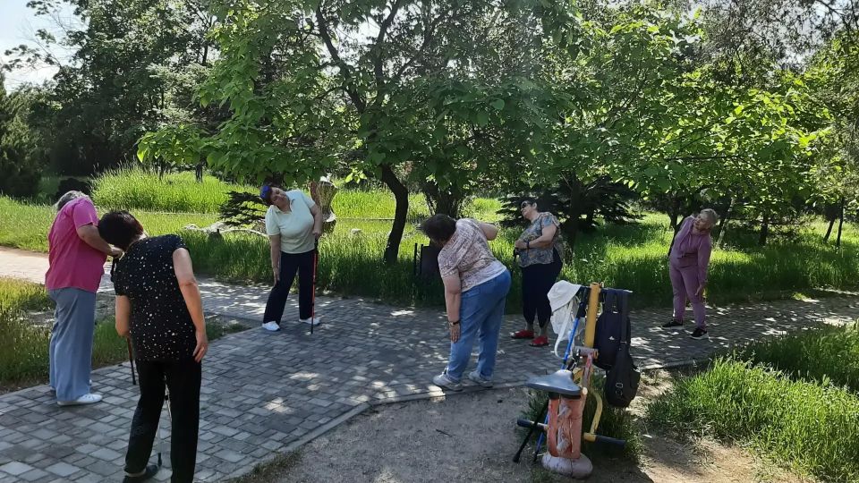 Мариупольцы «серебряного возраста» приобщаются к занятиям физкультурой и спортом Мариупольцы «серебряного возраста» приобщаются к занятиям физкультурой и спортом
