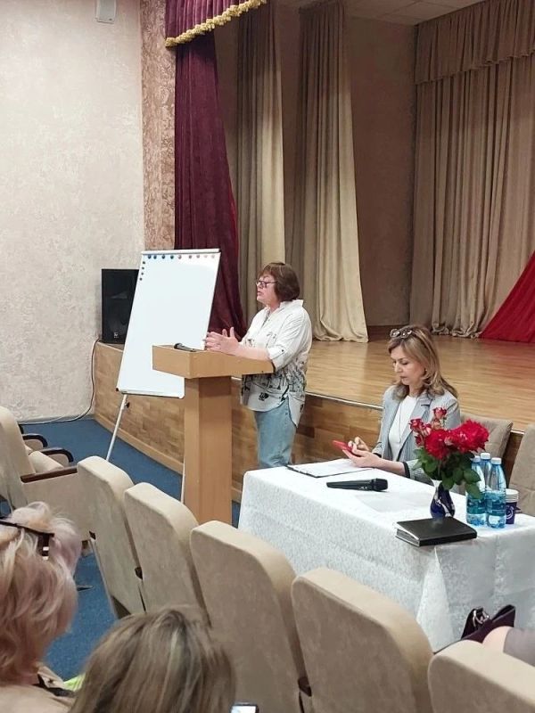 Мастерская руководителя: Вдохновляя на перемены, создавая будущее образования в Мариуполе! Мастерская руководителя: Вдохновляя на перемены, создавая будущее образования в Мариуполе!
