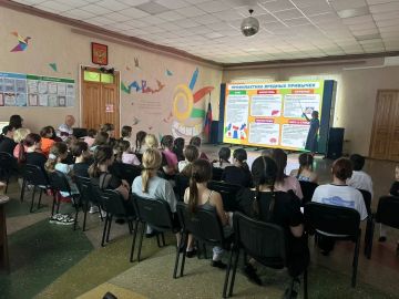 Подросткам Старого Крыма напомнили о важности здорового образа жизни