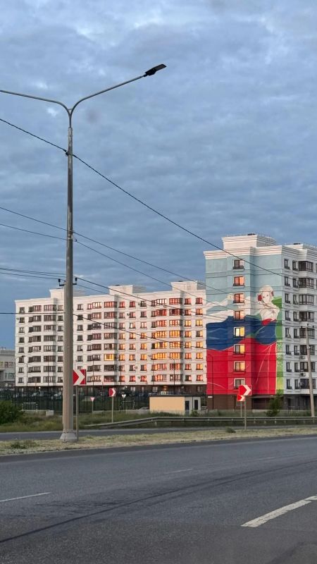 Летний Мариуполь. Автор фото Подписаться Летний Мариуполь. Автор фото Подписаться