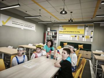 Сегодня, 15 июня, наш пришкольный лагерь «Альтаир» превратился в настоящую фольклорную деревню! Здесь с размахом отметили «Уяв» — традиционный чувашский праздник весенне-летнего цикла