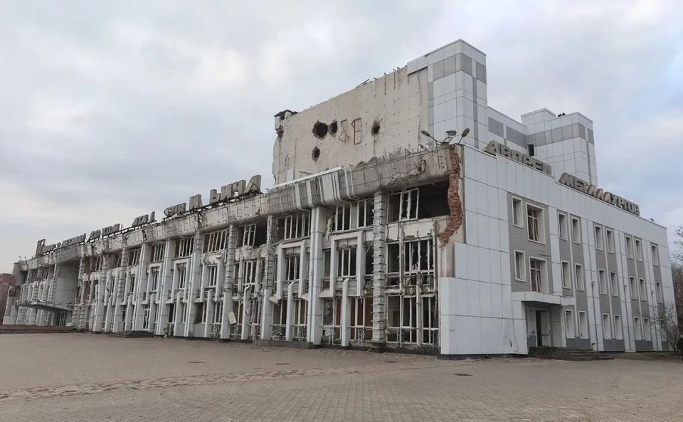 От руин – к мечте: студент предложил создать в Мариуполе уникальный молодёжный центр От руин – к мечте: студент предложил создать в Мариуполе уникальный молодёжный центр