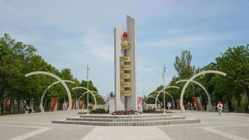В Мариуполе специалисты из Тульской области завершили благоустройство сквера 40-летия Победы, который теперь стал многофункциональным пространством
