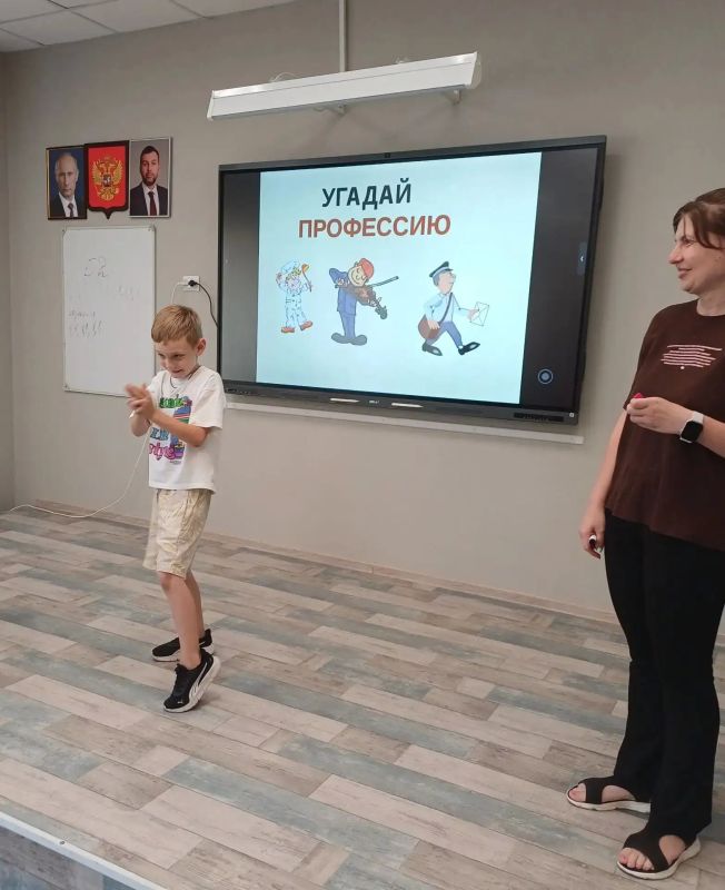 Сегодня комнаты пришкольного лагеря «Алые паруса» ГБОУ «СШ №38» наполнились мелодиями и звонкими голосами Сегодня комнаты пришкольного лагеря «Алые паруса» ГБОУ «СШ №38» наполнились мелодиями и звонкими голосами