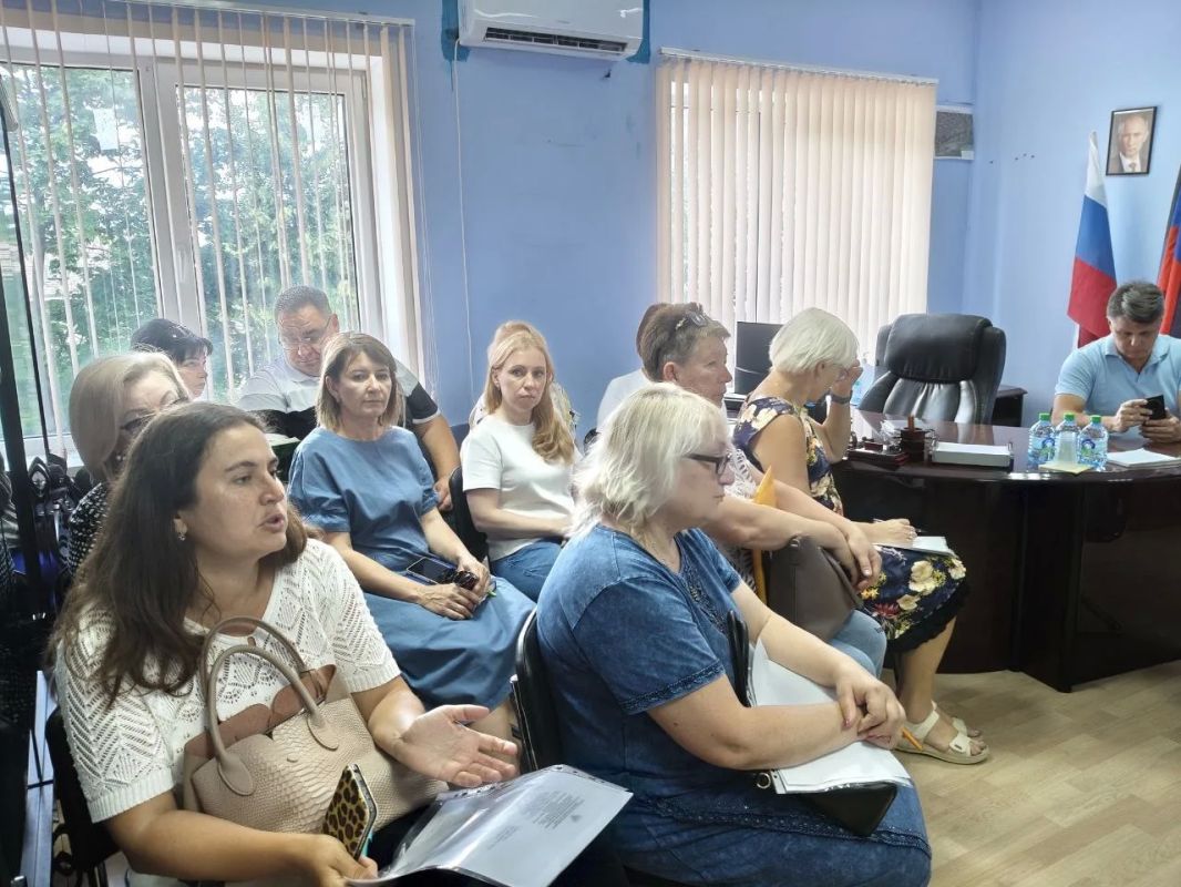 Круглый стол «Zа здоровье» в Приморском районе: медицина для каждого В Приморском районе города Мариуполя состоялась встреча, посвящённая актуальным вопросам здравоохранения Круглый стол «Zа здоровье» в Приморском районе: медицина для каждого В Приморском районе города Мариуполя состоялась встреча, посвящённая актуальным вопросам здравоохранения