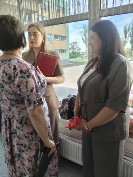 Елена Пантелеевна Голяка посетила школу № 15: диалог о безопасности и подготовке к новому учебному году