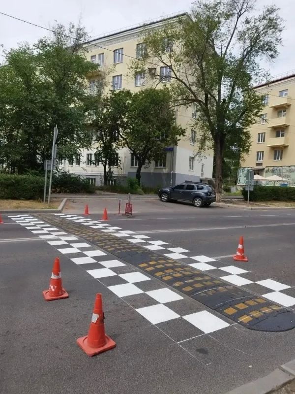 В Мариуполе продолжаются плановые работы по улучшению дорожной инфраструктуры В Мариуполе продолжаются плановые работы по улучшению дорожной инфраструктуры