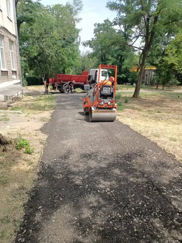 В Мариуполе продолжаются плановые работы по улучшению дорожной инфраструктуры В Мариуполе продолжаются плановые работы по улучшению дорожной инфраструктуры