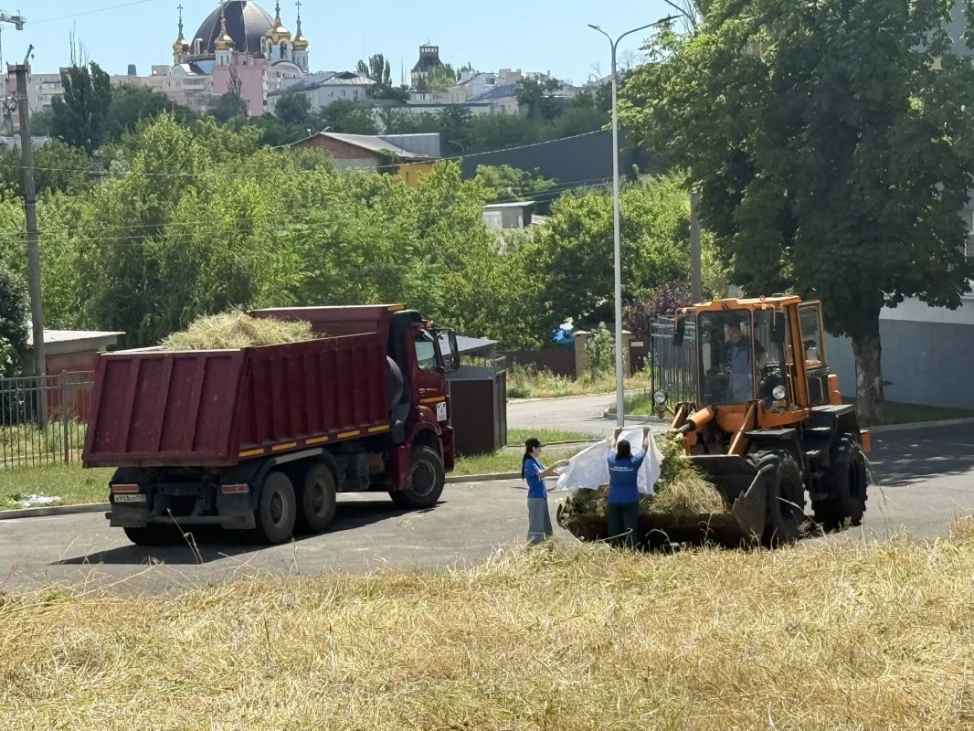 В Мариуполе продолжается шефская помощь от Санкт-Петербурга В Мариуполе продолжается шефская помощь от Санкт-Петербурга