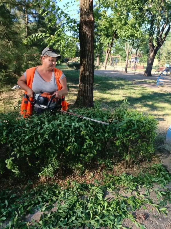 В Мариуполе благоустроили очередные общественные пространства В Мариуполе благоустроили очередные общественные пространства