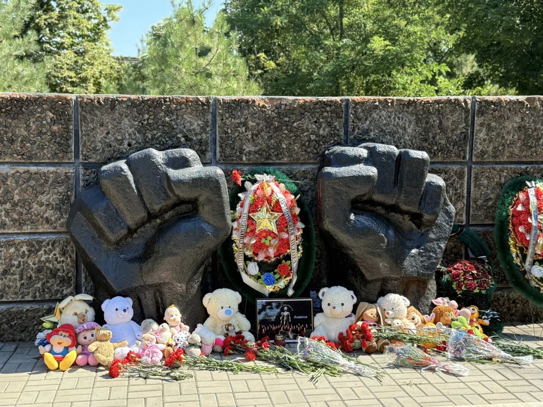 Сегодня в Донбассе день тишины и скорби Сегодня в Донбассе день тишины и скорби