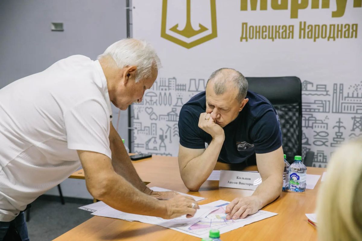 Антон Кольцов: Провел личный прием граждан для жителей Приморского района Антон Кольцов: Провел личный прием граждан для жителей Приморского района