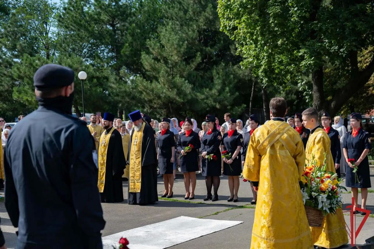 В ДНР росгвардейцы приняли участие в торжествах ко Дню Крещения Руси В ДНР росгвардейцы приняли участие в торжествах ко Дню Крещения Руси