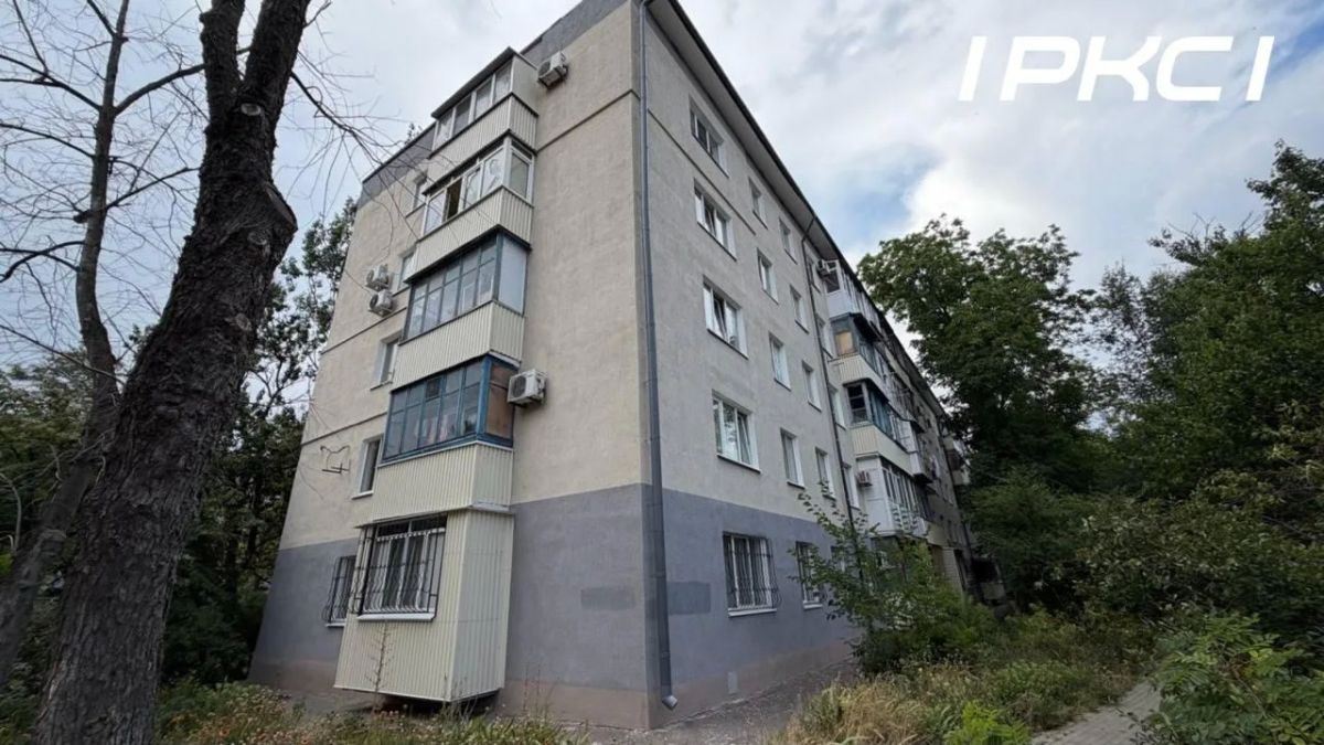 Еще один дом Мариуполя обрел новый облик Еще один дом Мариуполя обрел новый облик