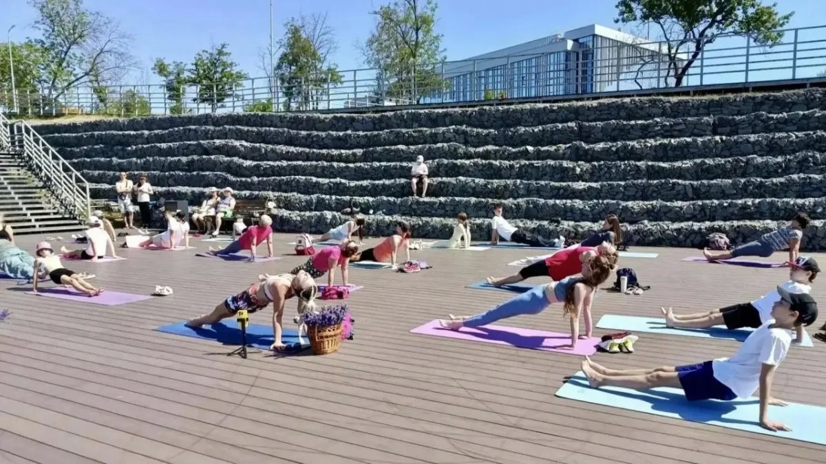 В Мариуполе развивают новые виды спорта, в том числе фитнес на сапбордах В Мариуполе развивают новые виды спорта, в том числе фитнес на сапбордах