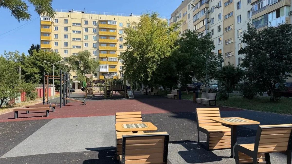 В Мариуполе завершены работы по комплексному благоустройству дворового пространства В Мариуполе завершены работы по комплексному благоустройству дворового пространства