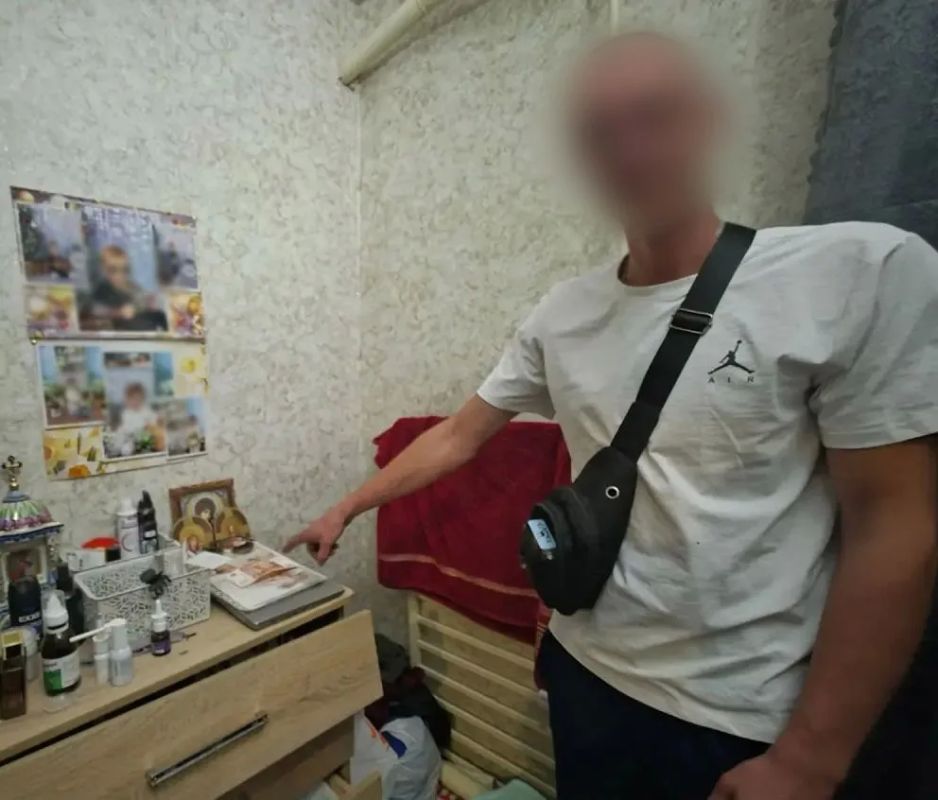 В Мариуполе мужчина нашёл сумку с деньгами и потратил их В Мариуполе мужчина нашёл сумку с деньгами и потратил их