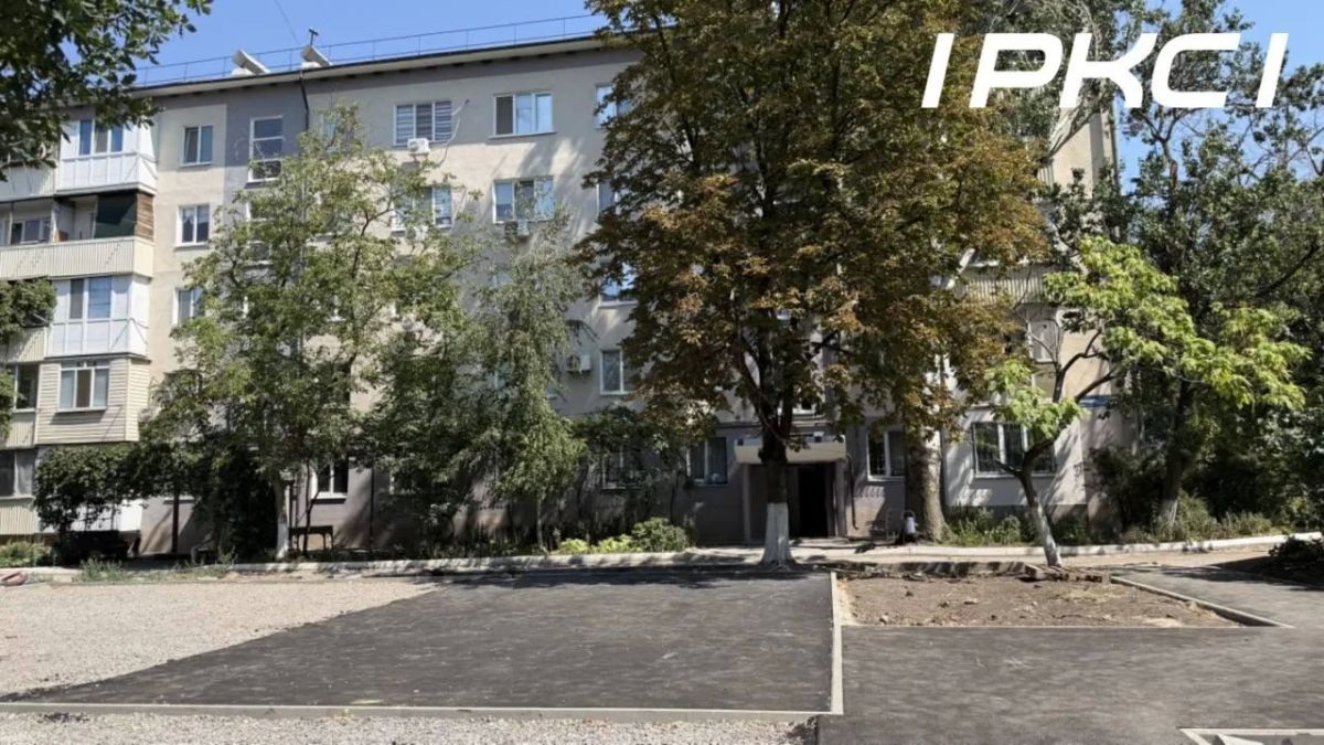Новый двор для жителей улицы Межевой в Мариуполе Новый двор для жителей улицы Межевой в Мариуполе