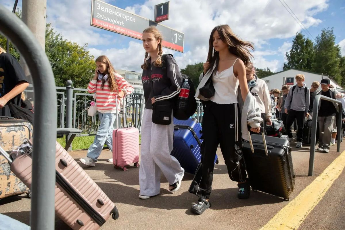 Антон Кольцов: Для наших школьников стартовала пятая, заключительная смена летнего отдыха в лагере «Дружных» Антон Кольцов: Для наших школьников стартовала пятая, заключительная смена летнего отдыха в лагере «Дружных»