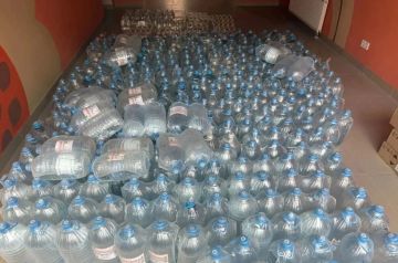 Еще 2 тонны воды доставят адресно пожилым и маломобильным мариупольцам
