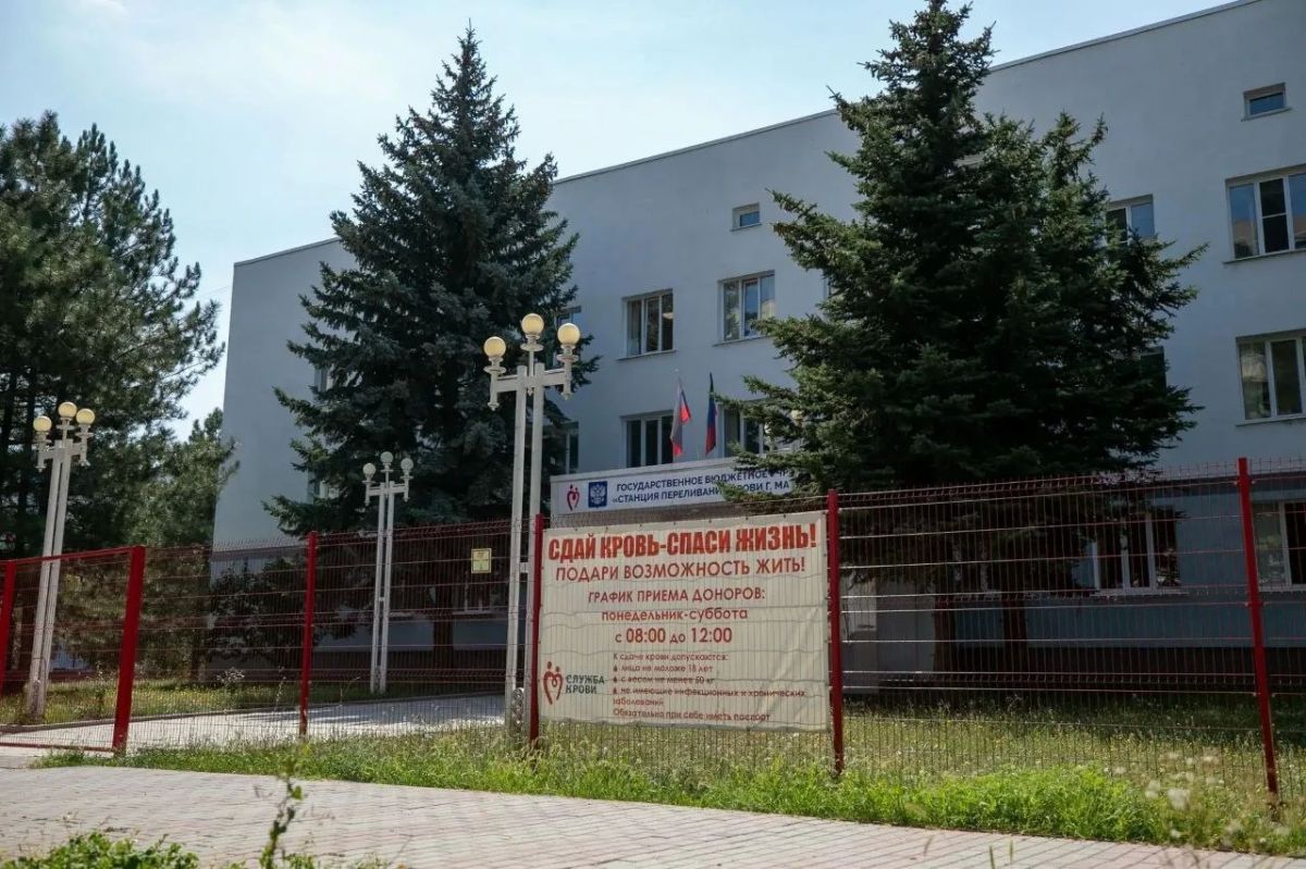 Глава Мариуполя сдал кровь вместе с сотрудниками администрации Глава Мариуполя сдал кровь вместе с сотрудниками администрации