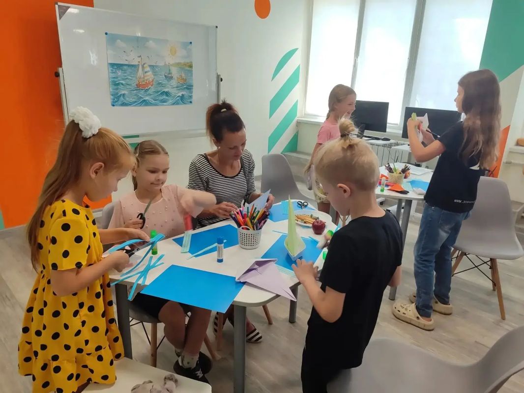 Для юных мариупольцев провели мастер-класс по изготовлению бумажных парусников Для юных мариупольцев провели мастер-класс по изготовлению бумажных парусников
