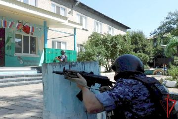Подразделения вневедомственной охраны Главного управления Росгвардии по ДНР были задействованы в масштабных двухдневных антитеррористических учениях на объектах образования