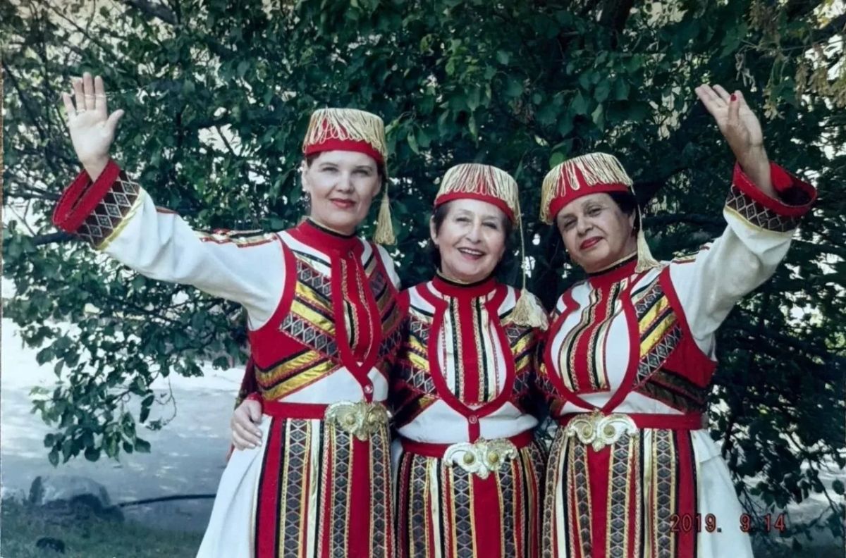 «Я никогда не скрывала, что гречанка»: Галина Котлубей продолжает чтить родные традиции «Я никогда не скрывала, что гречанка»: Галина Котлубей продолжает чтить родные традиции