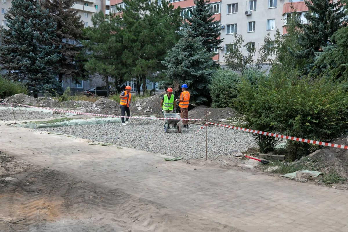 Антон Кольцов: Ознакомился с ходом реконструкции сквера «Лукоморье» Антон Кольцов: Ознакомился с ходом реконструкции сквера «Лукоморье»