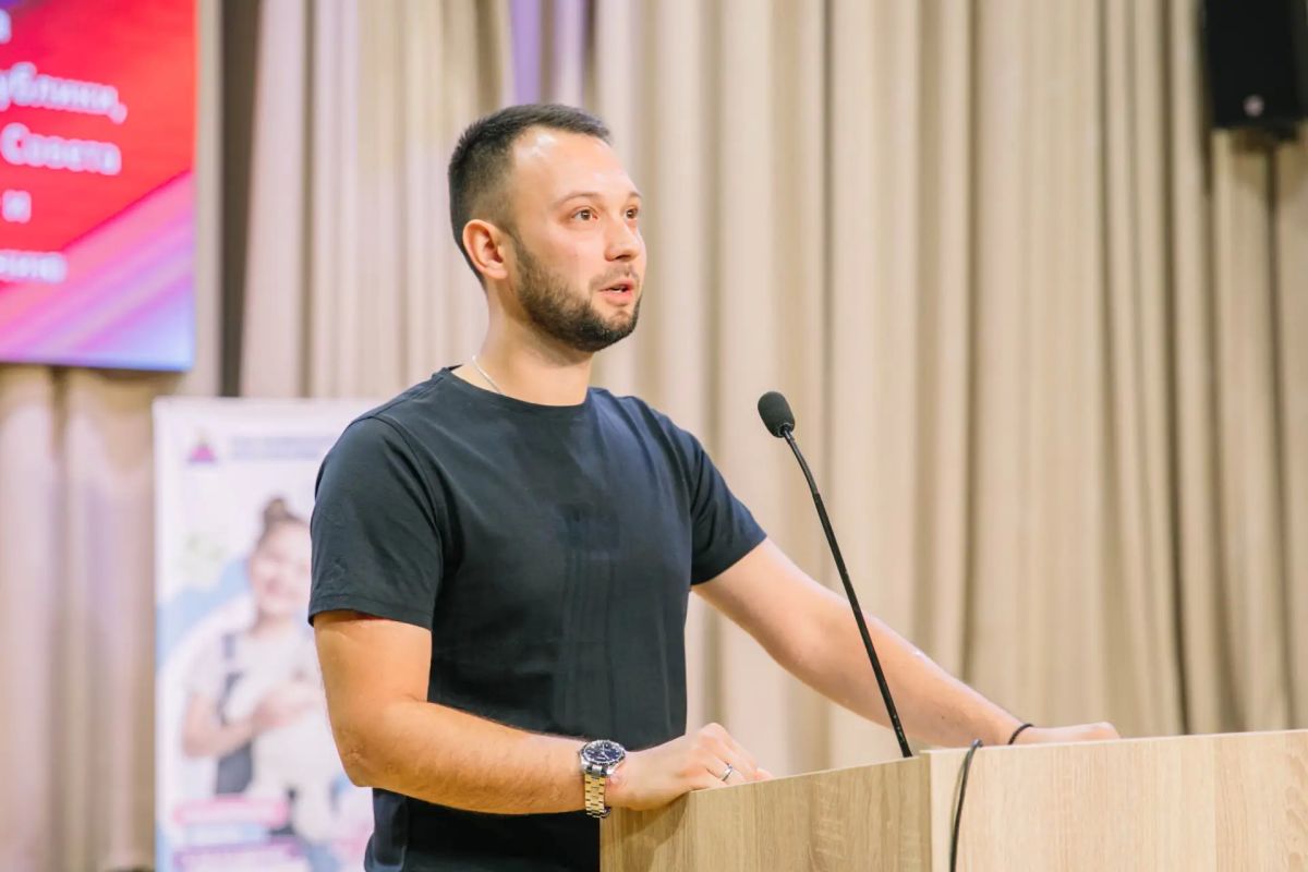 Антон Кольцов: Провели в Мариуполе традиционную августовскую конференцию педагогов Антон Кольцов: Провели в Мариуполе традиционную августовскую конференцию педагогов