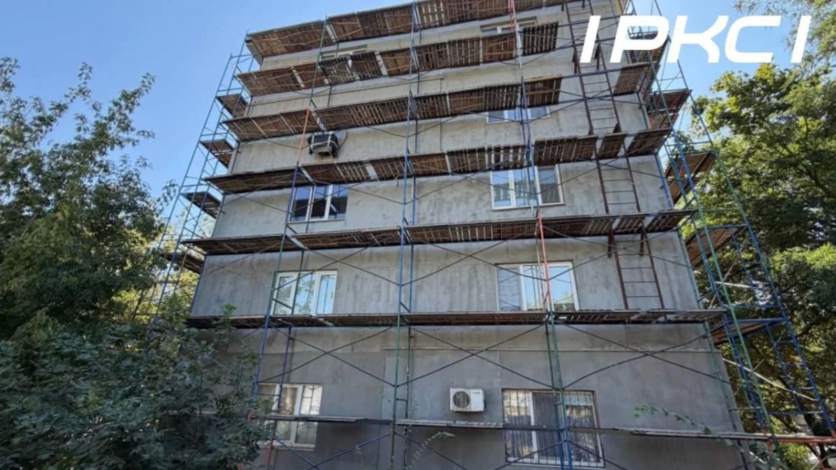 В Мариуполе преображается дом на улице Сеченова В Мариуполе преображается дом на улице Сеченова