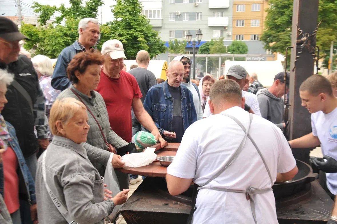 Помощь тем, кто нуждается больше всех Помощь тем, кто нуждается больше всех