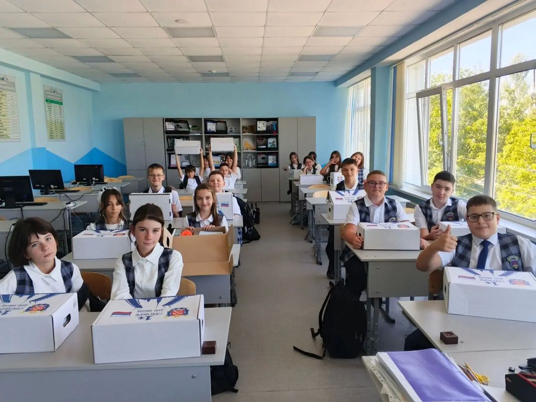 В преддверии Дня знаний добрая традиция побратимской помощи продолжается В преддверии Дня знаний добрая традиция побратимской помощи продолжается