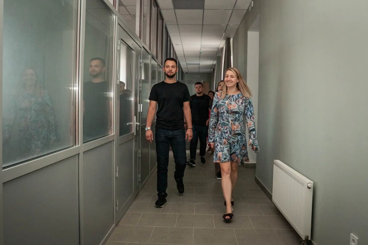 Вновь побывал в молодёжном центре Мариуполя Вновь побывал в молодёжном центре Мариуполя