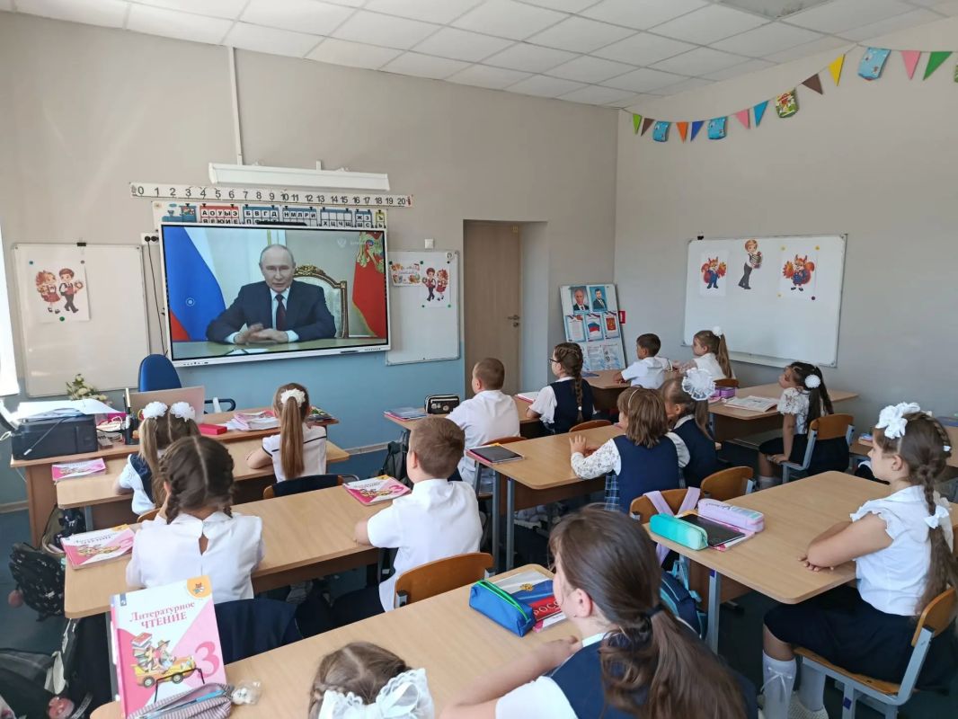 Начало нового учебного года в духе единства традиций и современных ориентиров Начало нового учебного года в духе единства традиций и современных ориентиров