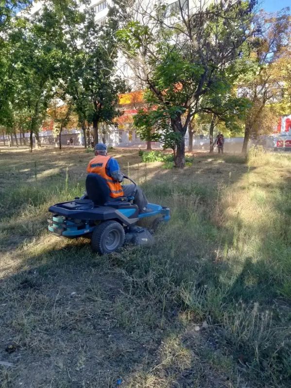 Мариупольские коммунальщики рассказали о результатах работ 1 сентября Мариупольские коммунальщики рассказали о результатах работ 1 сентября
