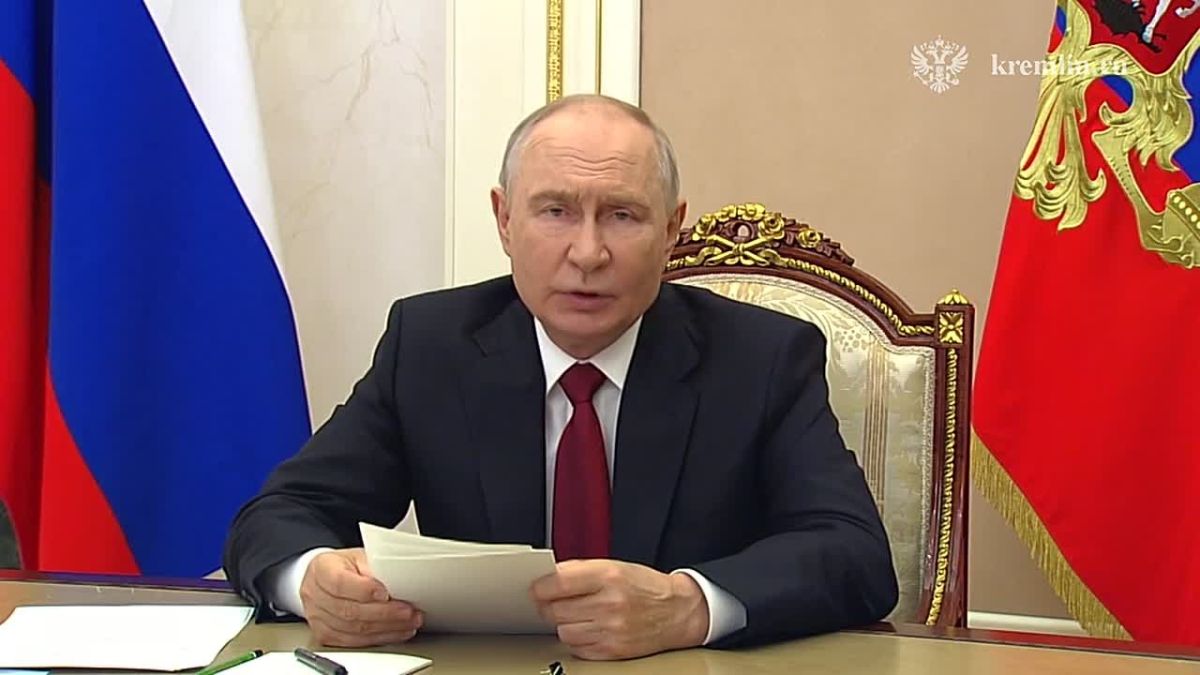 Владимир Путин принял участие в церемонии ввода в эксплуатацию проекта «Восток Ойл» Заработал магистральный нефтепровод, связывающий месторождения нефтегазовой провинции «Восток Ойл» в Красноярском крае с новым терминалом...