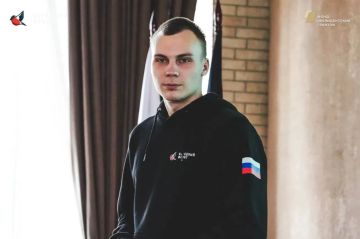 Волонтер Алексей Савенков: «Сначала мы разгружали фуры с грузами, потом меня взяли на выдачу гуманитарных пайков»