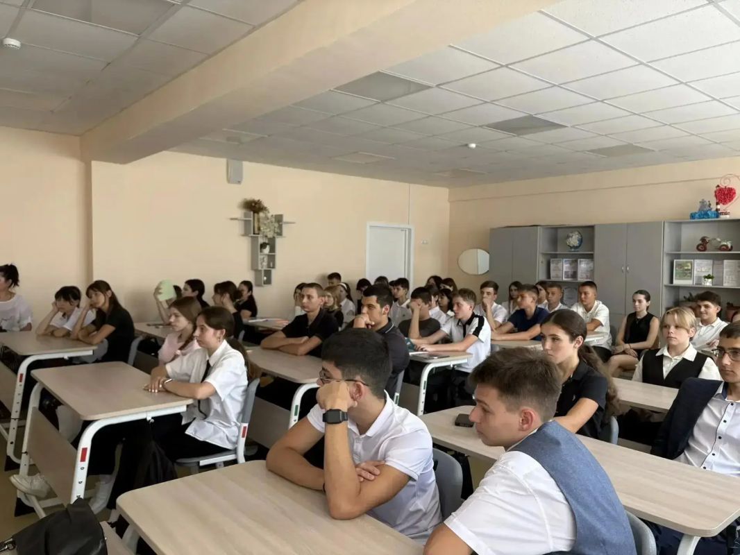 В Сартане прошел час памяти «Трагедия Беслана – боль России» В Сартане прошел час памяти «Трагедия Беслана – боль России»