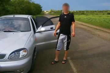 Житель ДНР поверил кодовому слову и отдал дропперу в маске и очках больше 1 млн