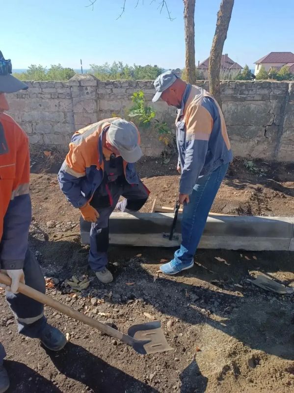 В Мариуполе продолжают обновлять и благоустраивать городскую инфраструктуру В Мариуполе продолжают обновлять и благоустраивать городскую инфраструктуру